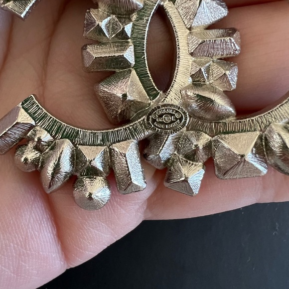 Chanel Brooch - Picture 5 of 9
